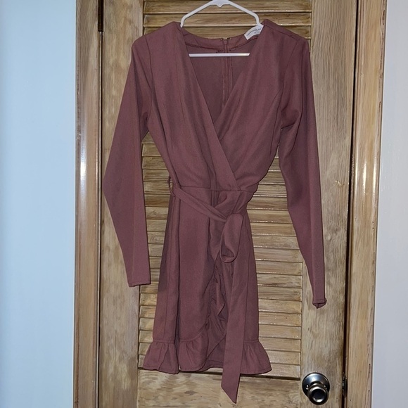 Boutique dress-  long sleeve light pink (coral) size medium dress - Picture 2 of 4